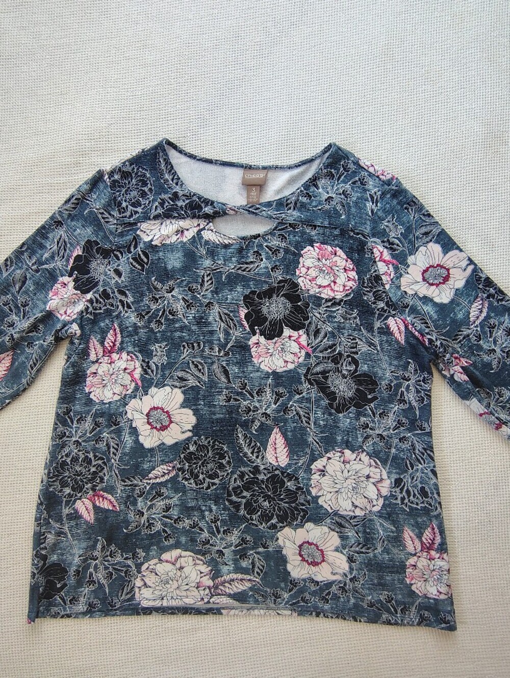 Chico's Floral Cutout Neck Top Size 3 (XL/16) 3/4 Sleeve Soft Knit